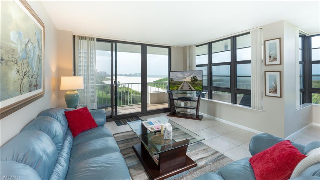 440 Seaview Ct # 611 Property Photo 2