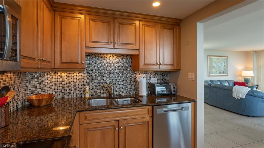 440 Seaview Ct # 611 Property Photo 12