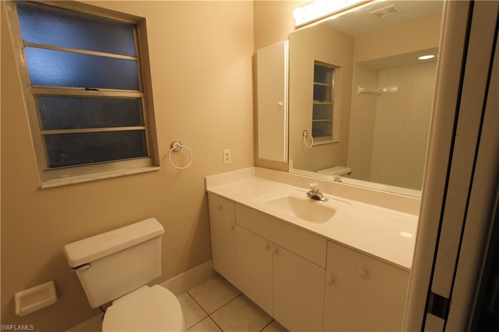 787 98th Ave N Property Photo 4