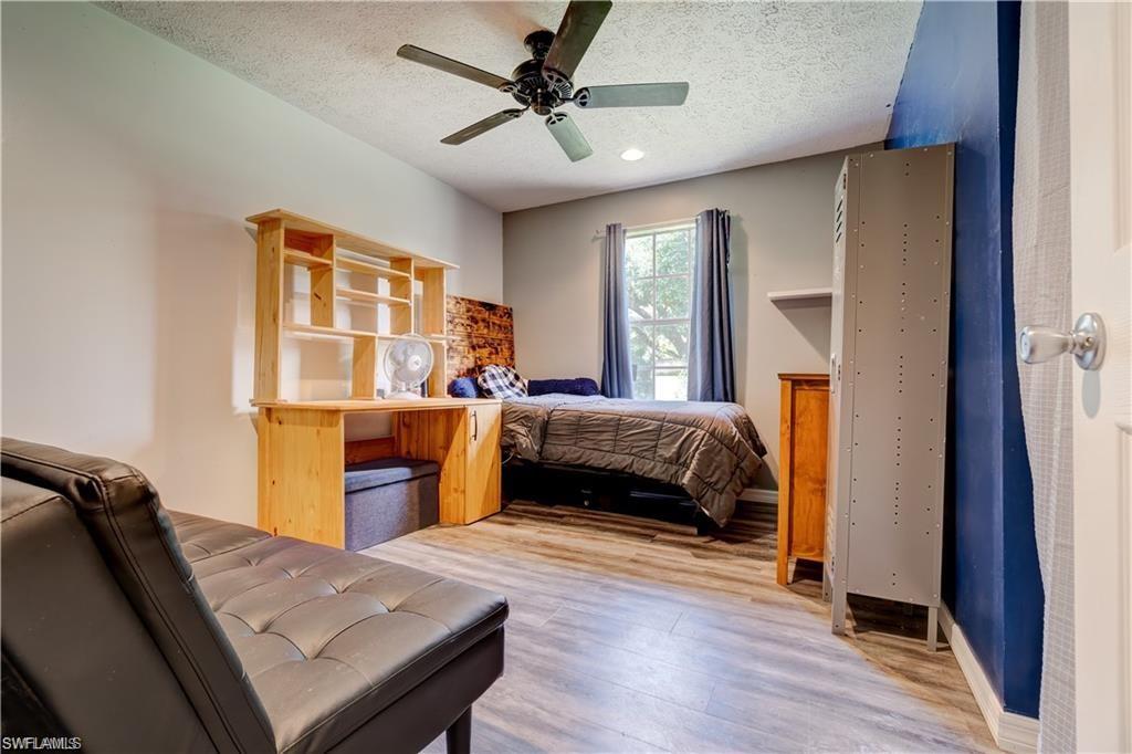 551 Golden Gate Blvd W Property Photo 8