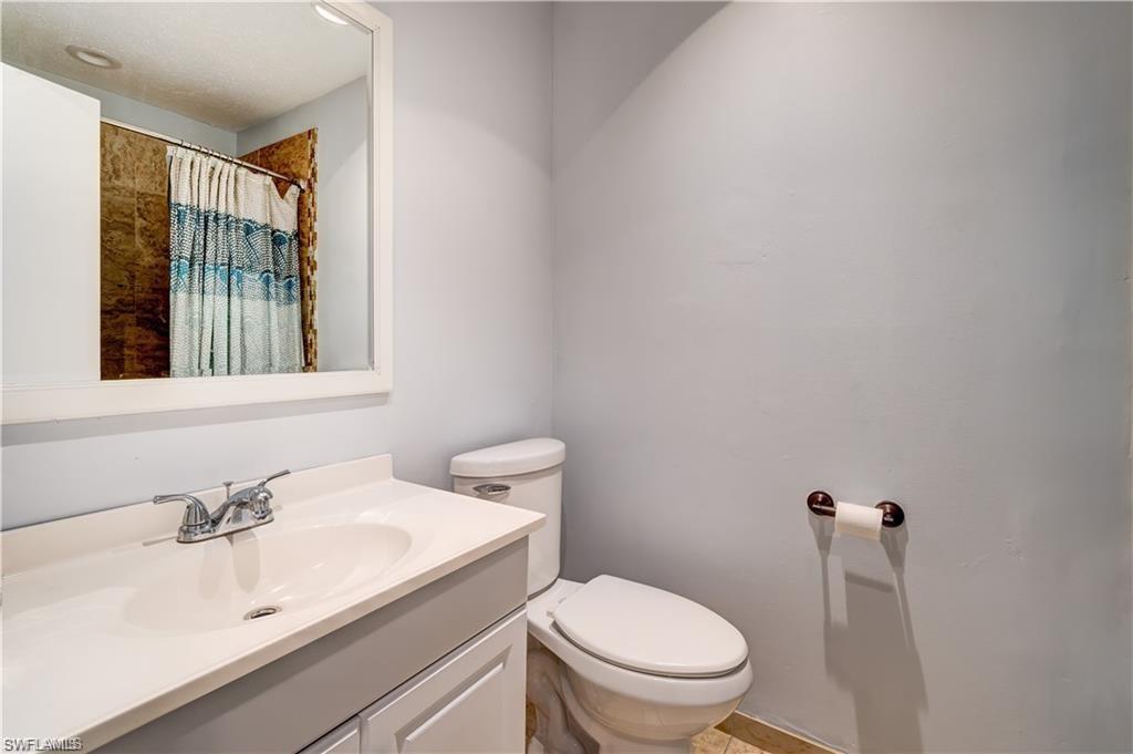 551 Golden Gate Blvd W Property Photo 9