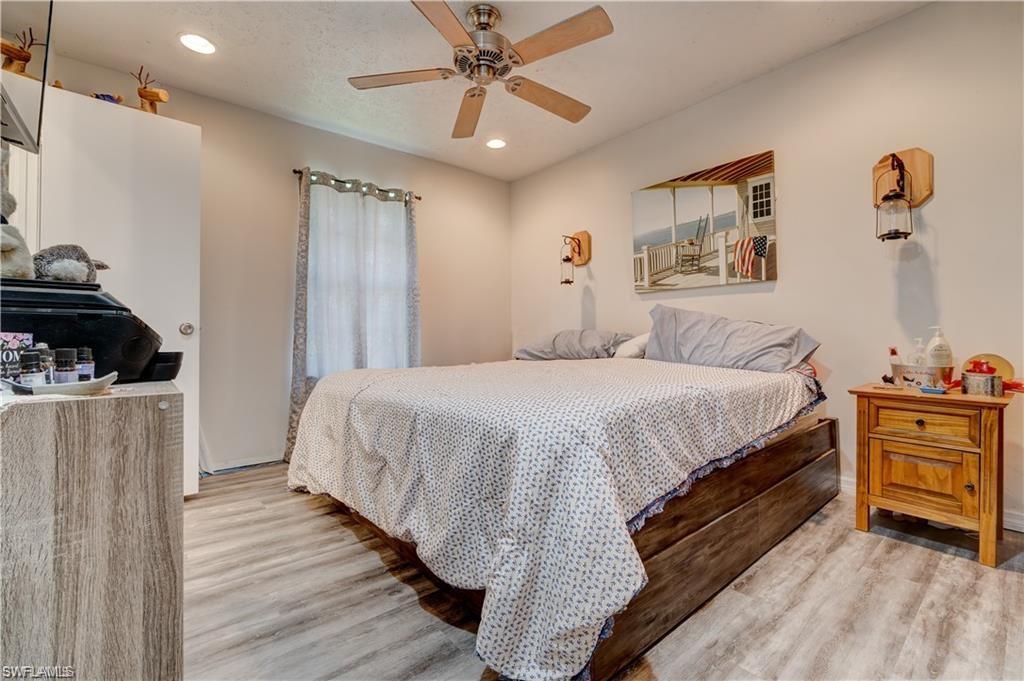 551 Golden Gate Blvd W Property Photo 11