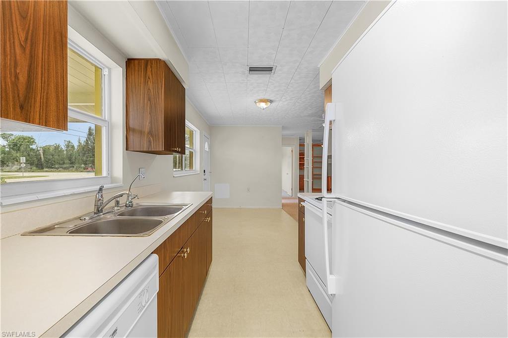 5802 Genesee Pkwy Property Photo 5