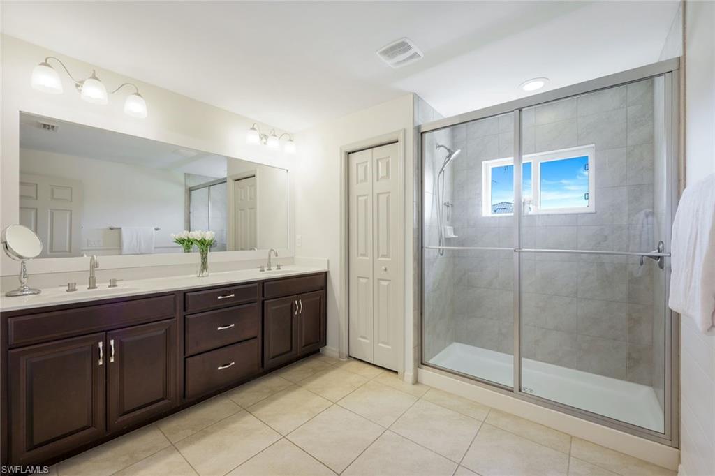 12101 Mahogany Cove St Property Photo 17