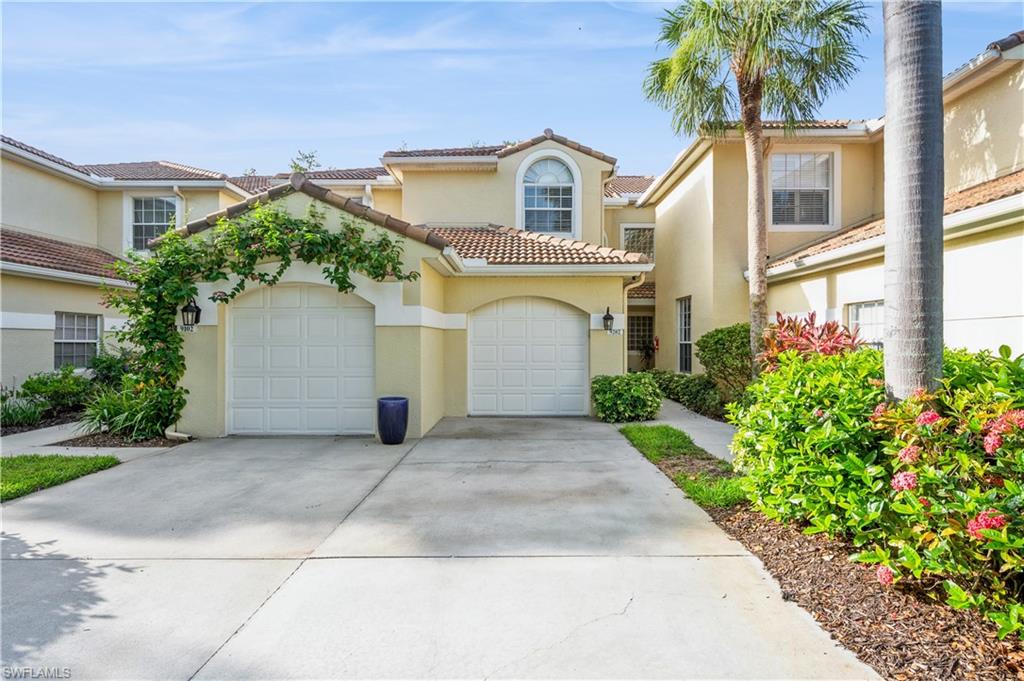 74 Silver Oaks CIR # 202 Property Photo 1