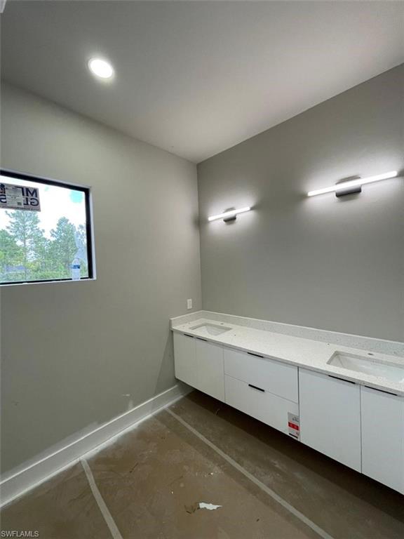 1601 W 9th St Property Photo 10