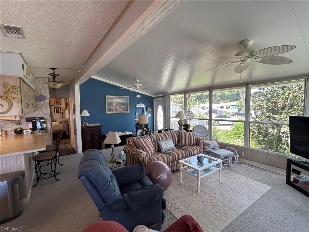 3027 Crystal Lake Dr Property Photo 9