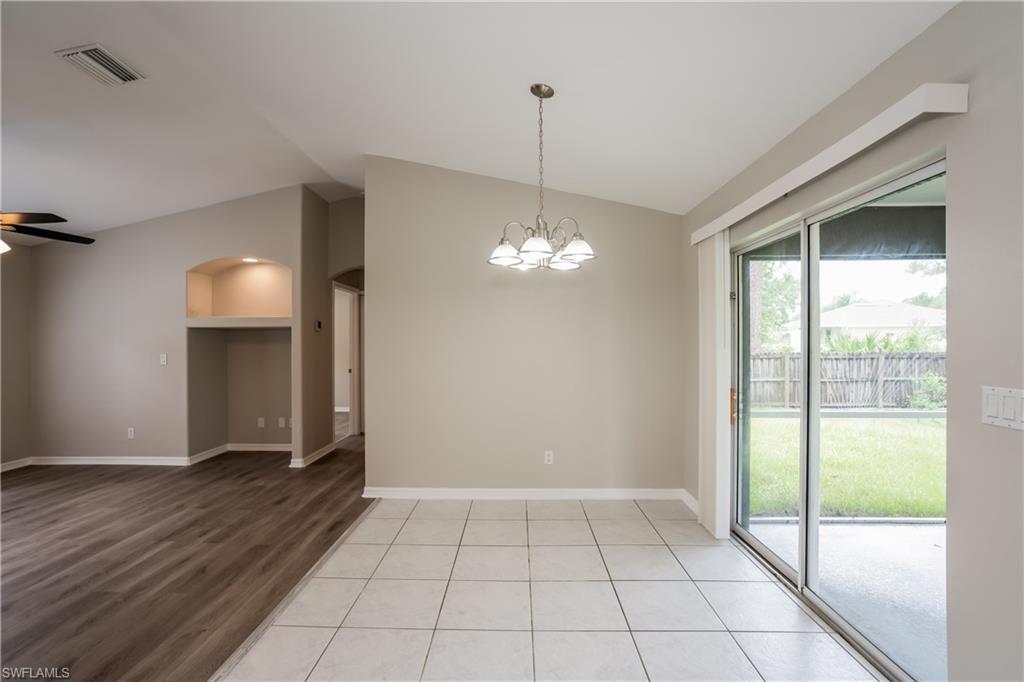 2298 Margaret Ln Property Photo 5