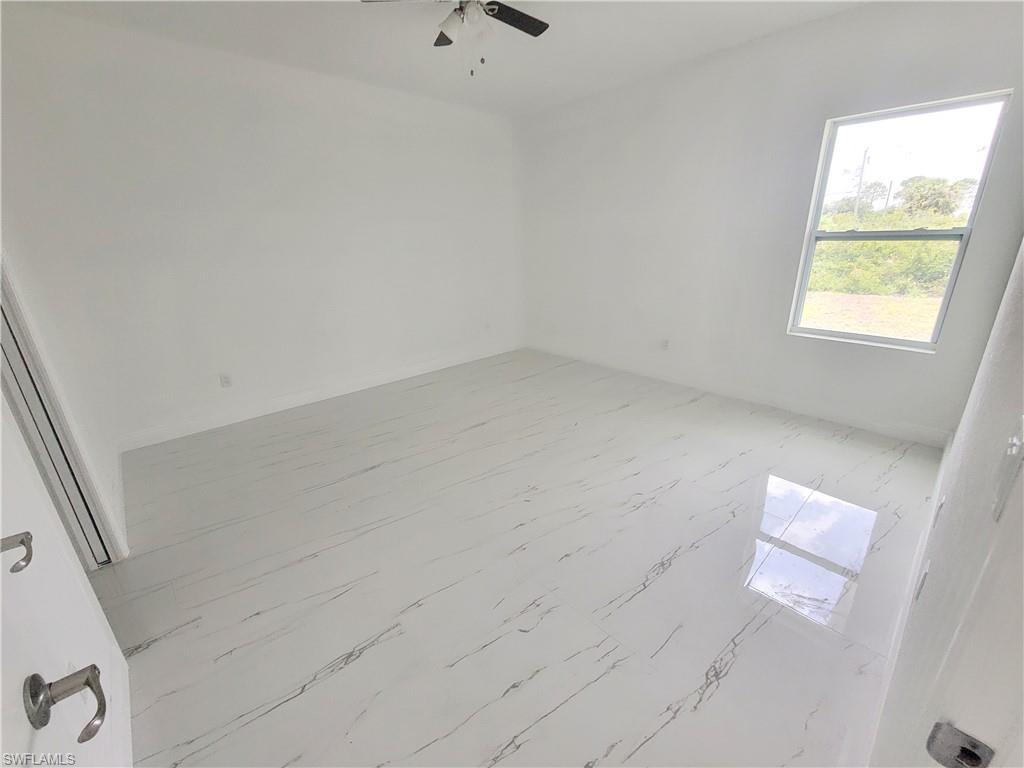 3009 73rd St W Property Photo 17