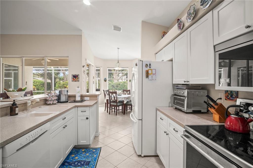 9201 Coach House Ln Property Photo 5