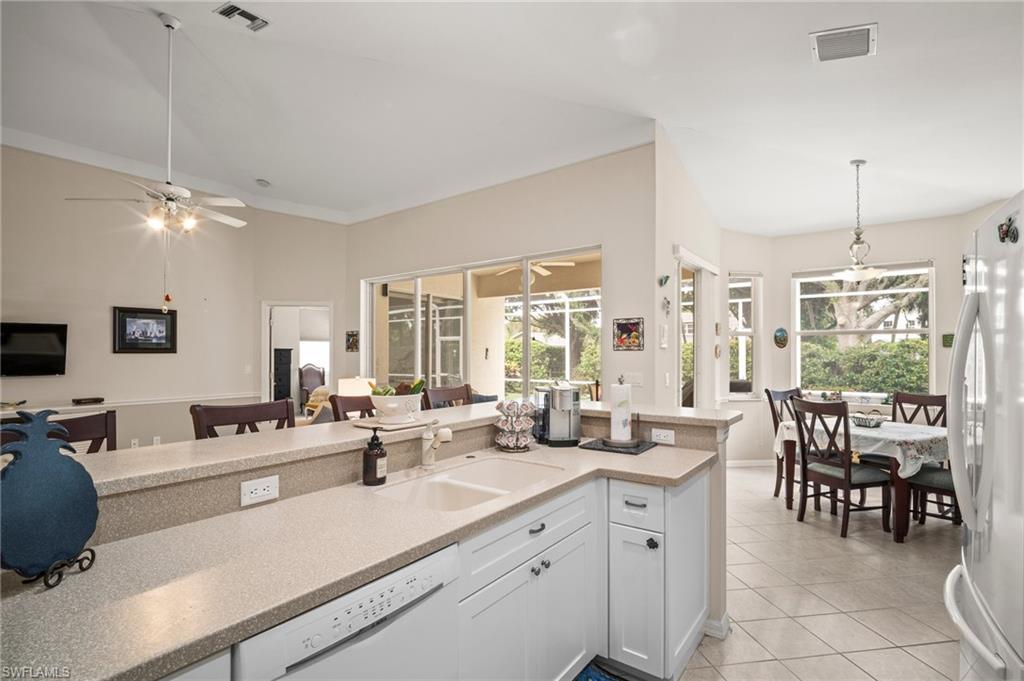 9201 Coach House Ln Property Photo 6
