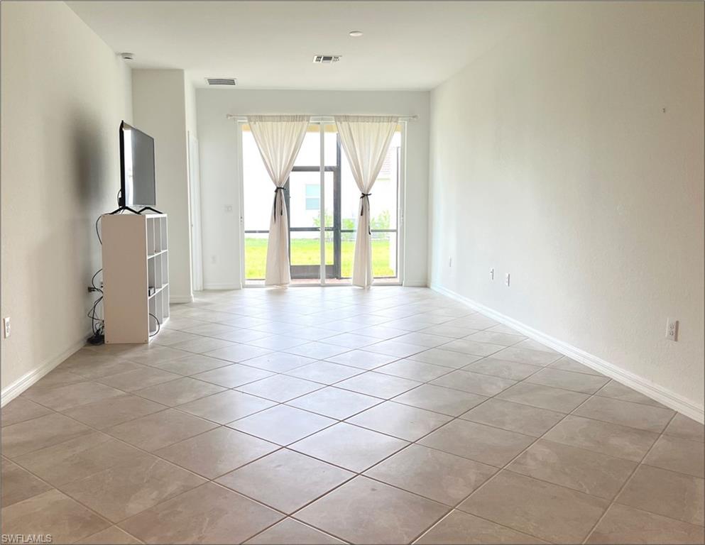 2640 Vine Ave Property Photo 8