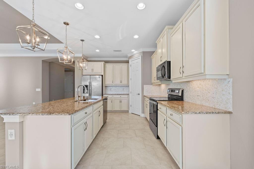 16361 Aberdeen Way Property Photo 3