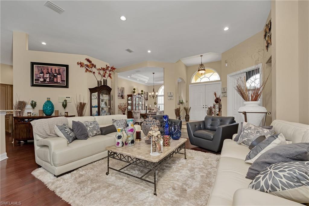 1640 Golden Gate Blvd W Property Photo 10