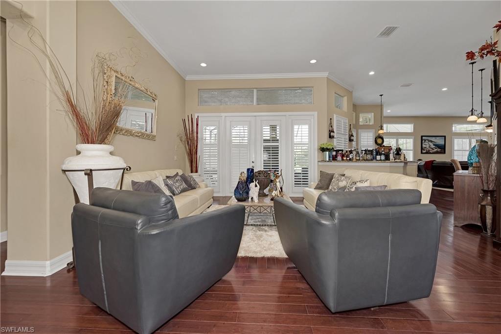 1640 Golden Gate Blvd W Property Photo 13