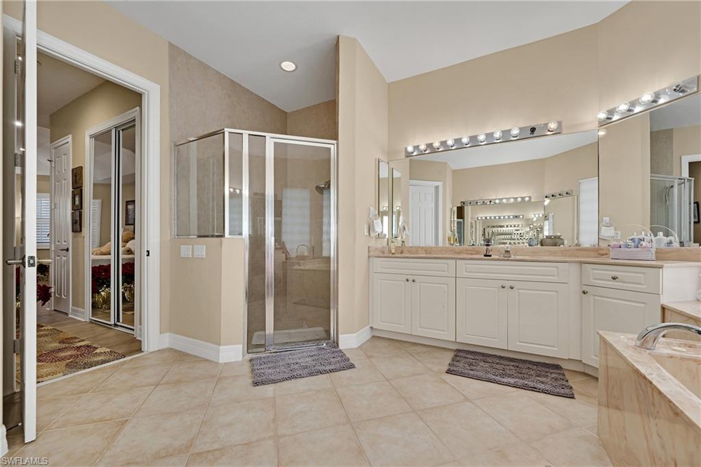 1640 Golden Gate Blvd W Property Photo 27