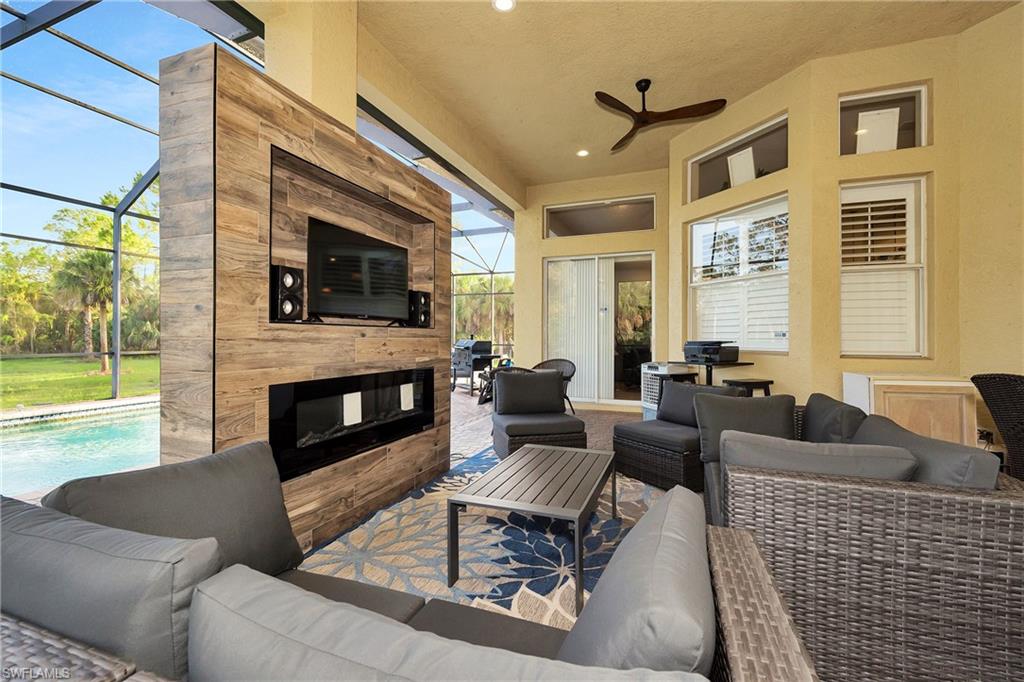 1640 Golden Gate Blvd W Property Photo 35