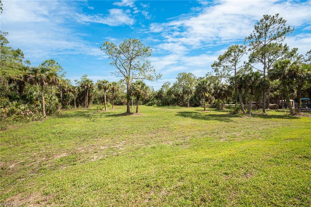 1640 Golden Gate Blvd W Property Photo 43
