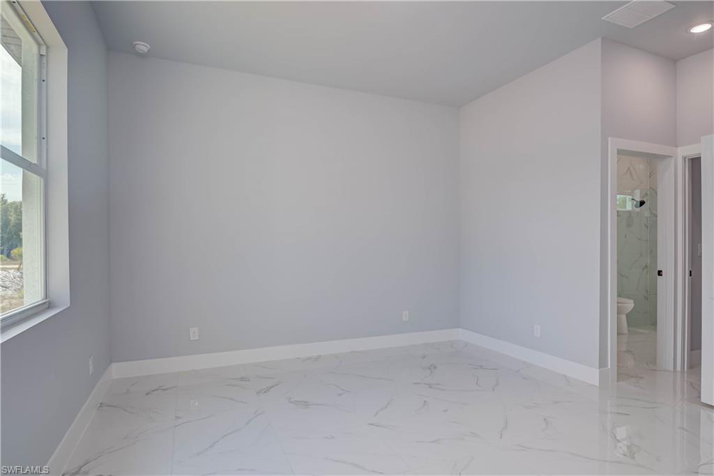 3121 71st St W Property Photo 14