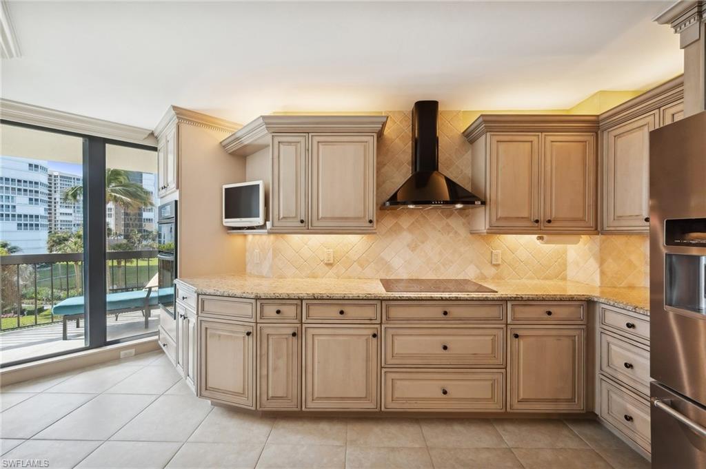 4551 Gulf Shore Blvd N # 405 Property Photo 9