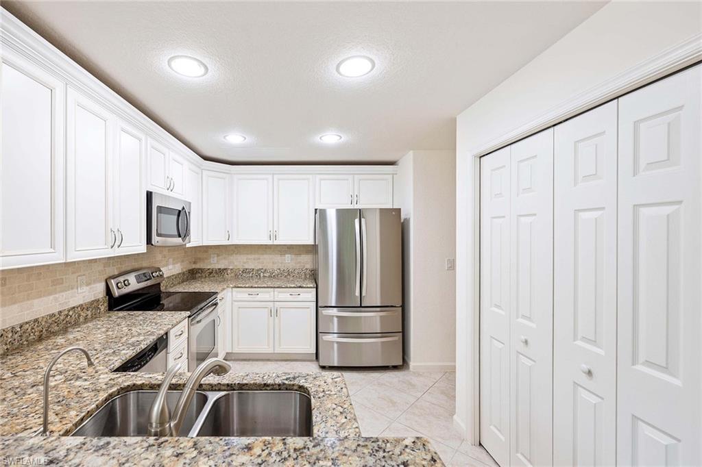 6637 Alden Woods Cir # 102 Property Photo 8