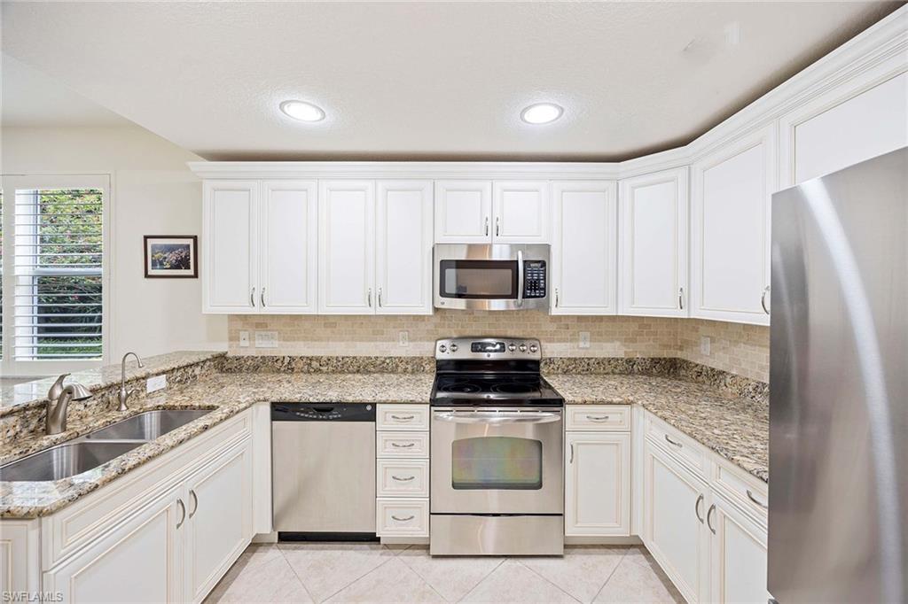 6637 Alden Woods Cir # 102 Property Photo 9