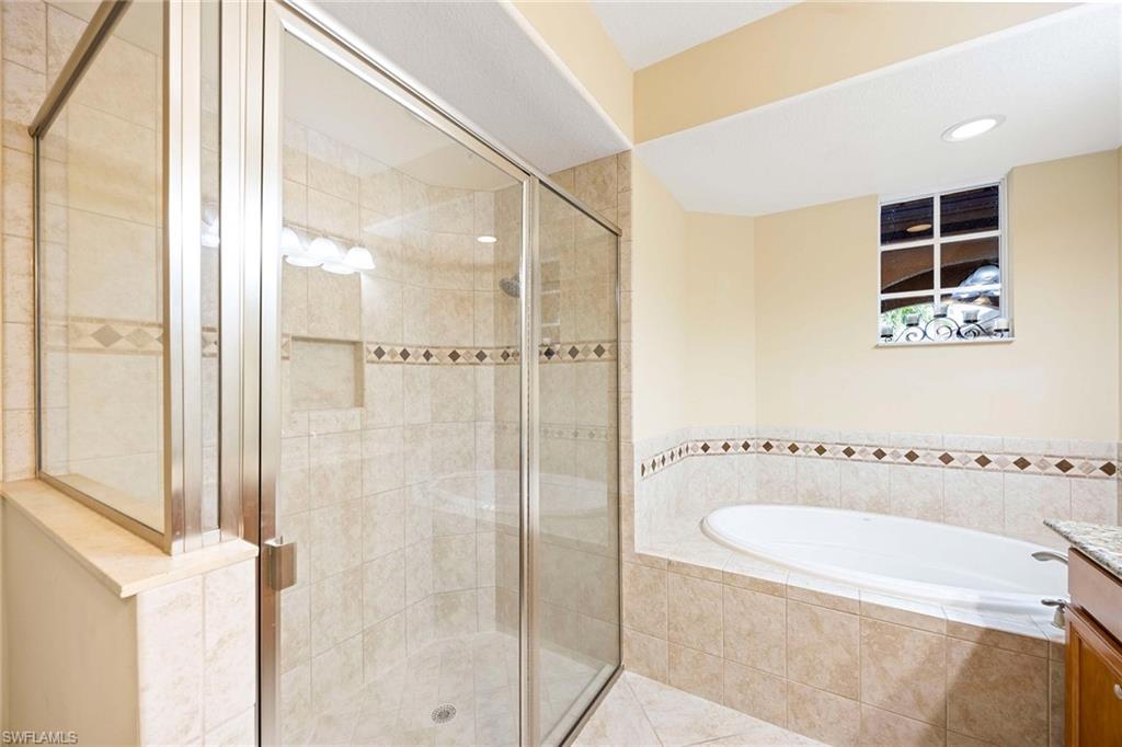6637 Alden Woods Cir # 102 Property Photo 14