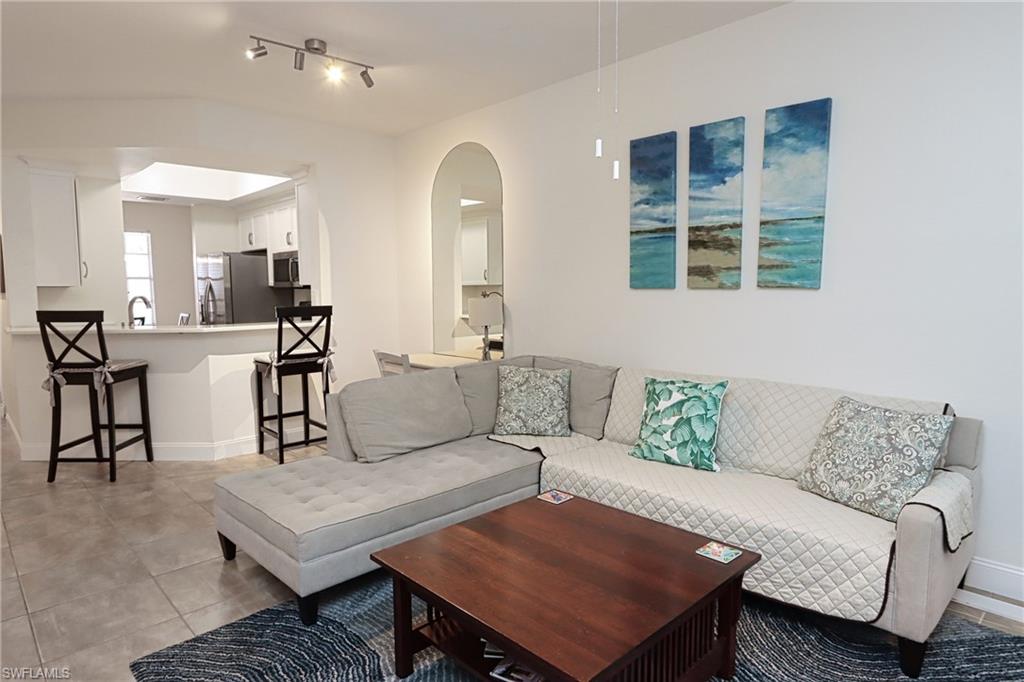 757 Wiggins Lake Dr # 4 Property Photo 2