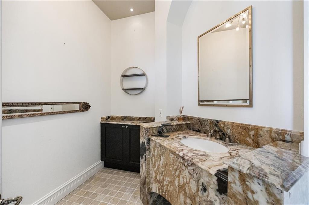13681 Pondview Cir Property Photo 16