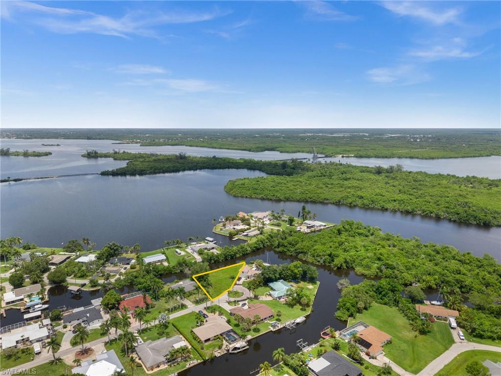 261 Alameda Ave Property Photo 2