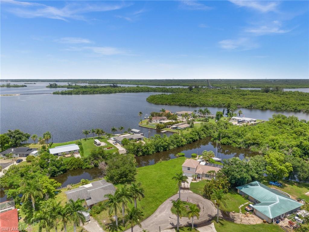 261 Alameda Ave Property Photo 4