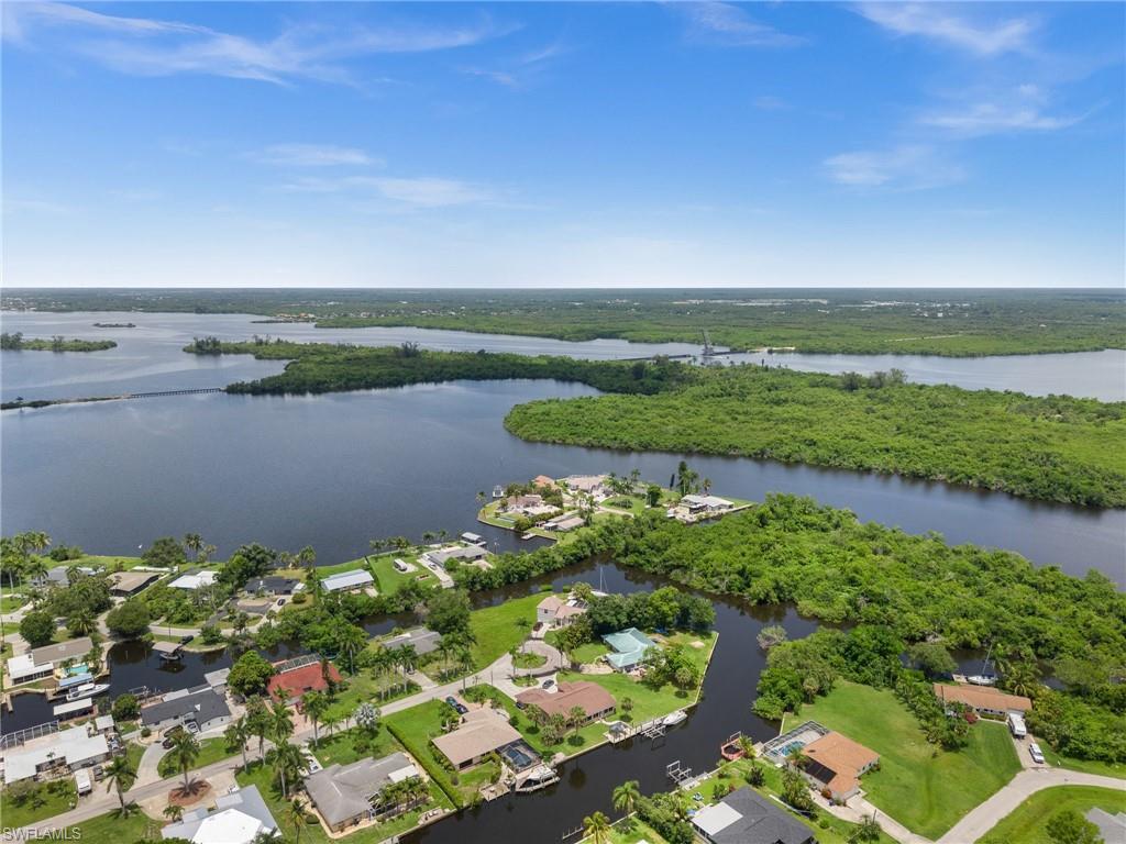 261 Alameda Ave Property Photo 5