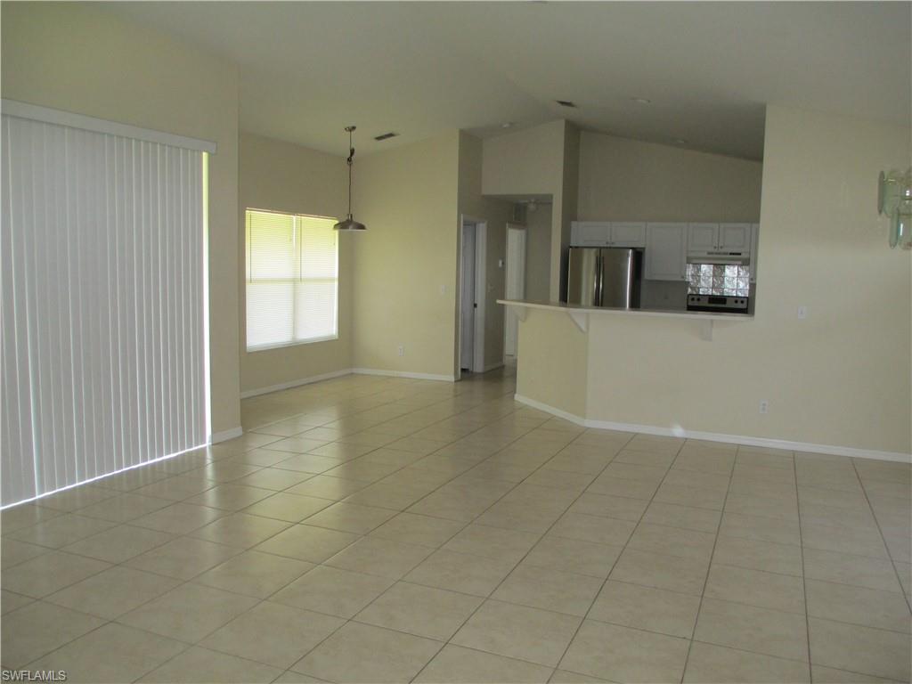 342 Ne 17th St Property Photo 2
