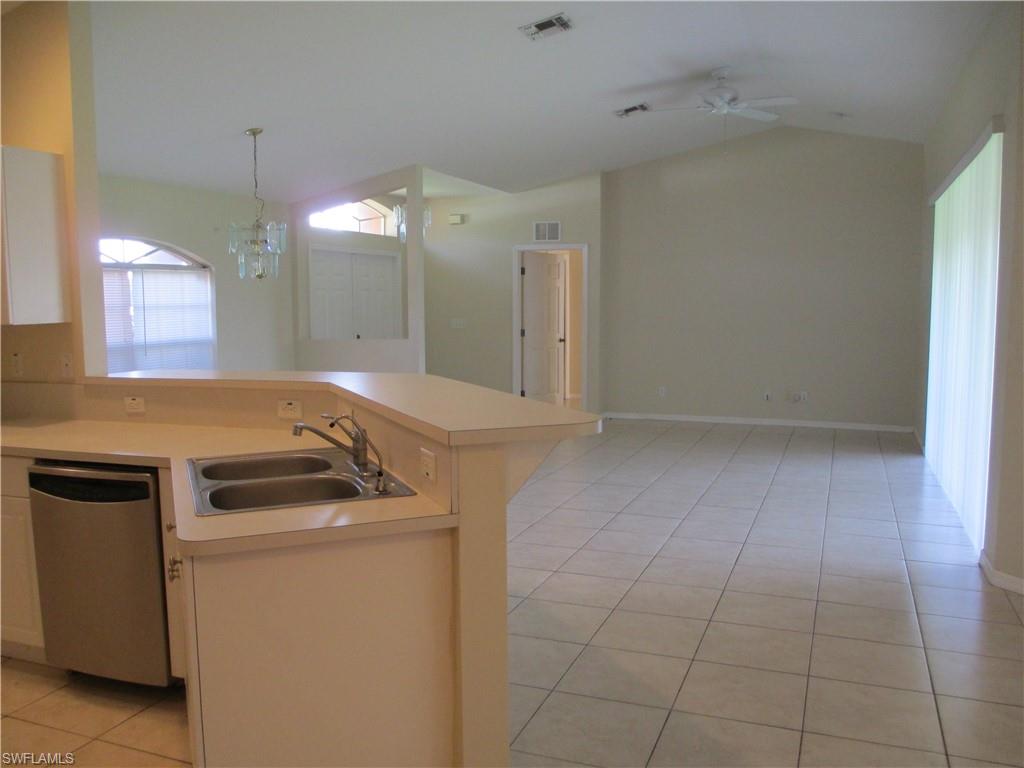 342 Ne 17th St Property Photo 8
