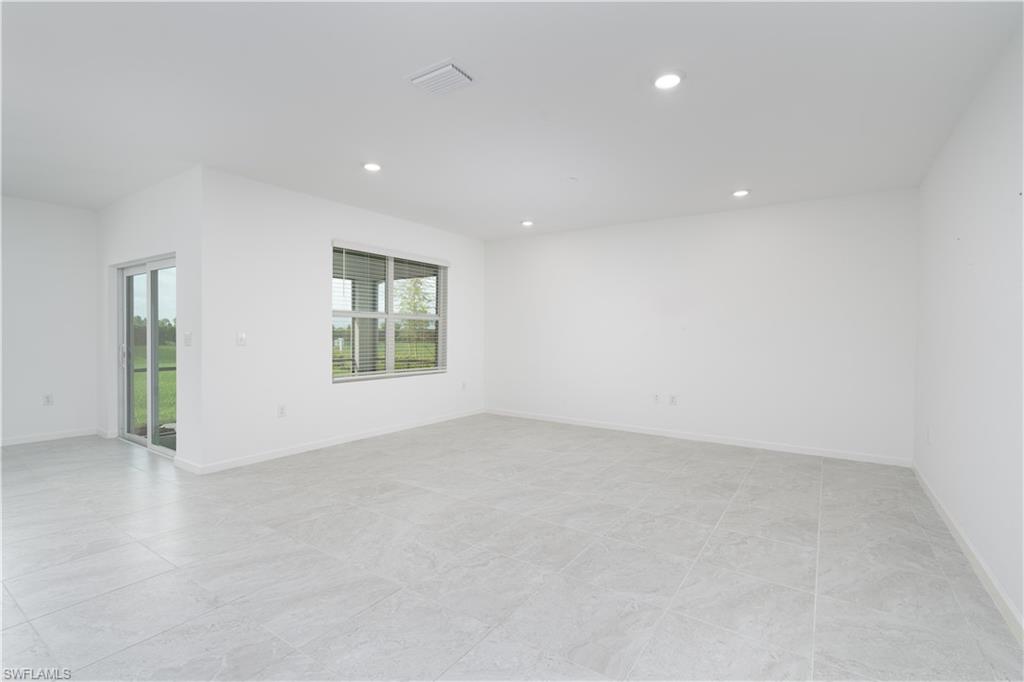 42380 Cascade Dr Property Photo 8