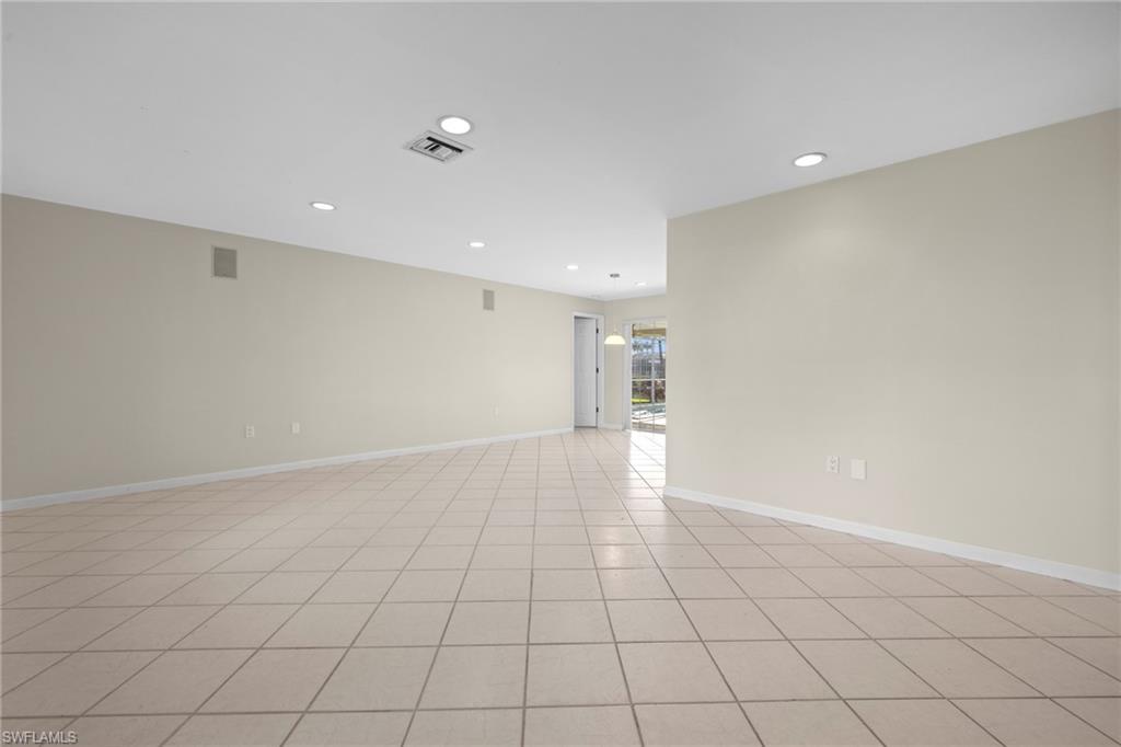 2121 Se 25th Ter Property Photo 5
