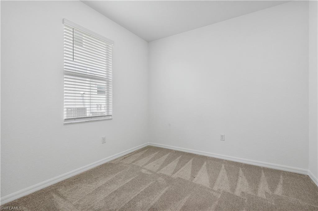 43844 Stream Crossing Ln Property Photo 5