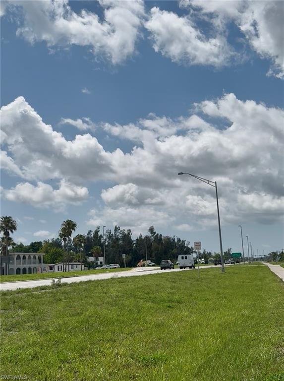 2536 N Tamiami Trl Property Photo 5