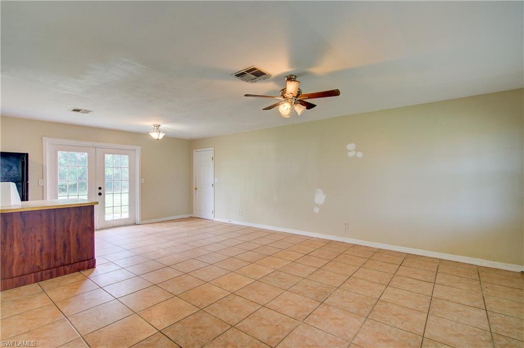 1209 Se 36th St Property Photo 9