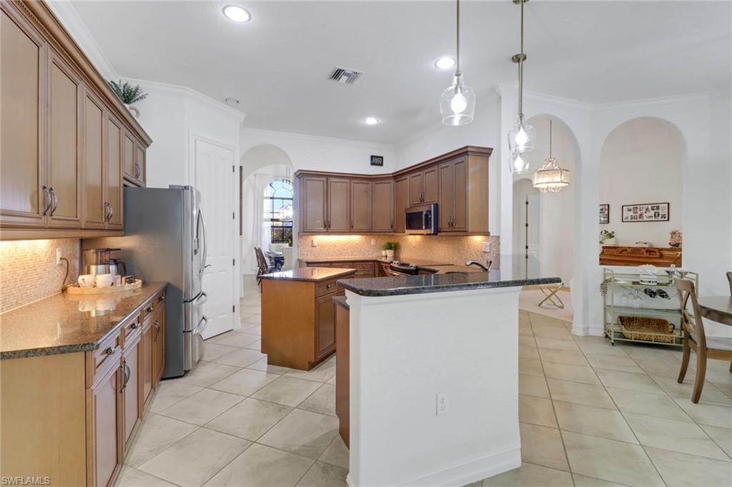 7327 Acorn Way Property Photo 12