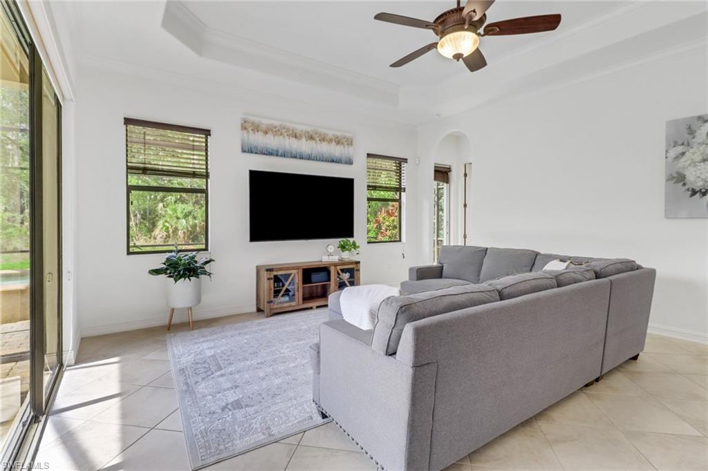 7327 Acorn Way Property Photo 16