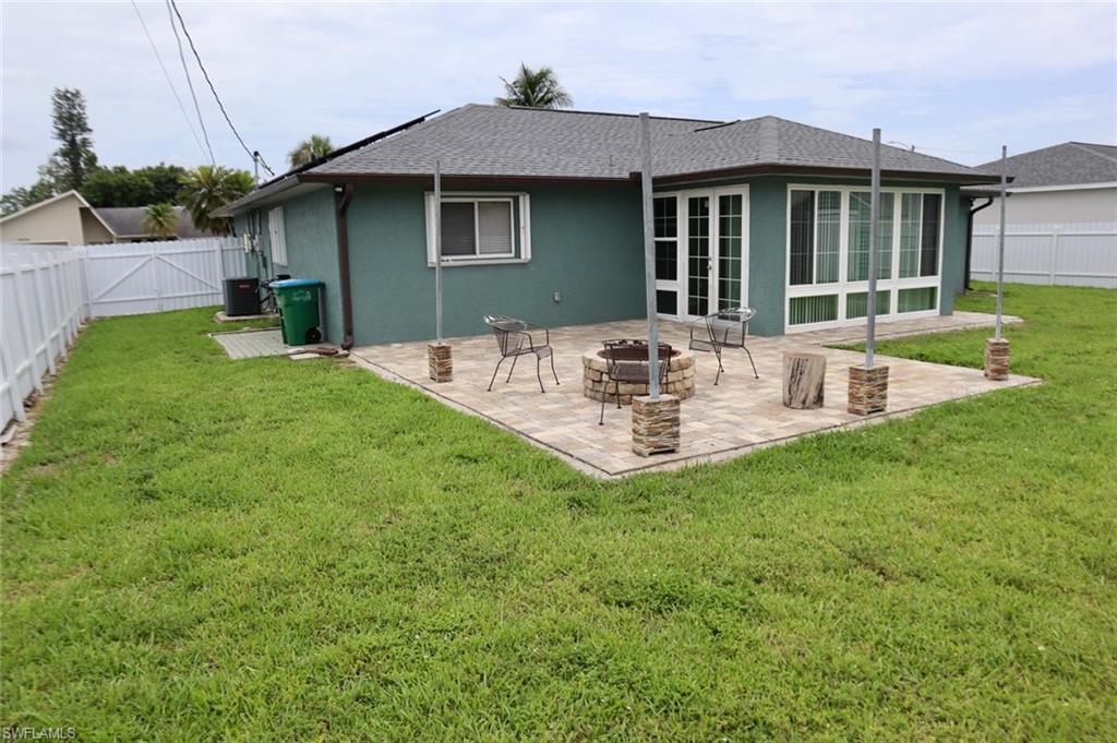 1805 Se Van Loon Ter Property Photo 3