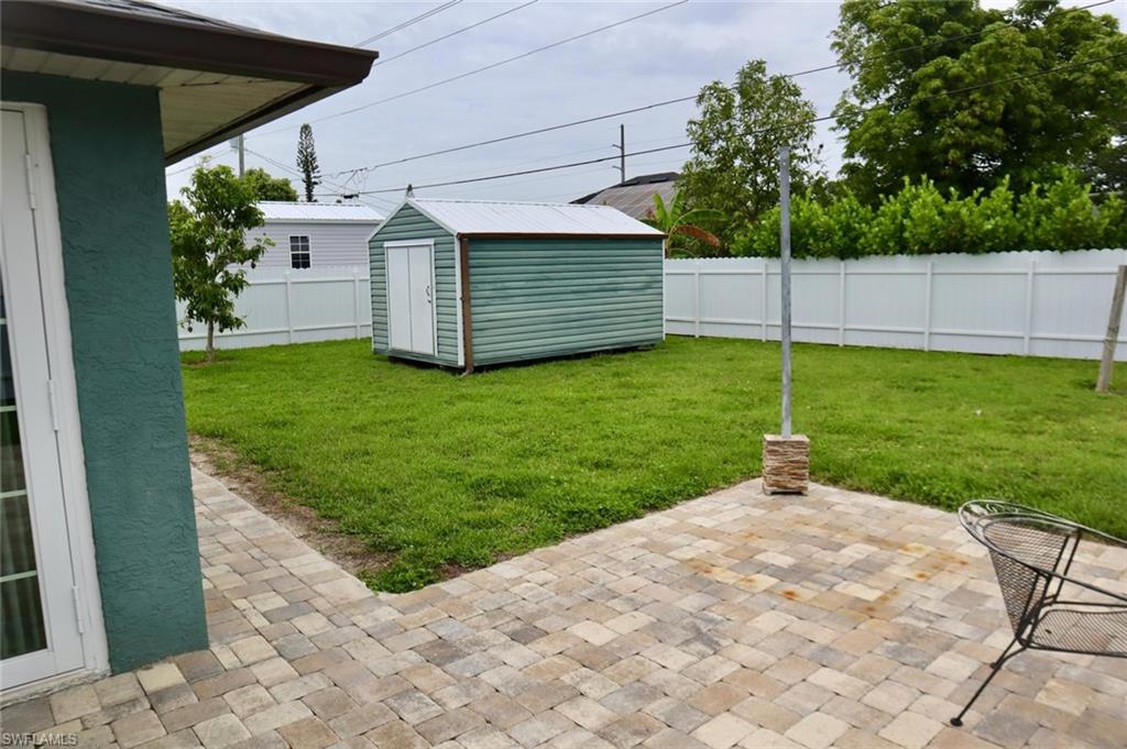 1805 Se Van Loon Ter Property Photo 6