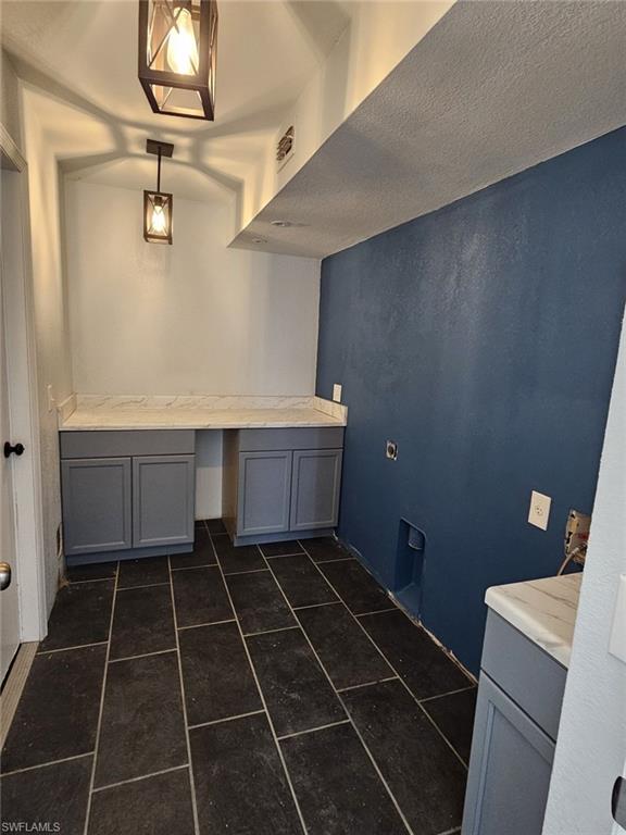 2412 King Ave N Property Photo 20