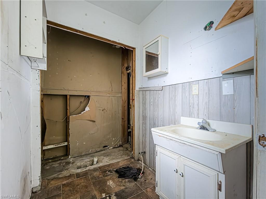 1103 Se 1 St Property Photo 13