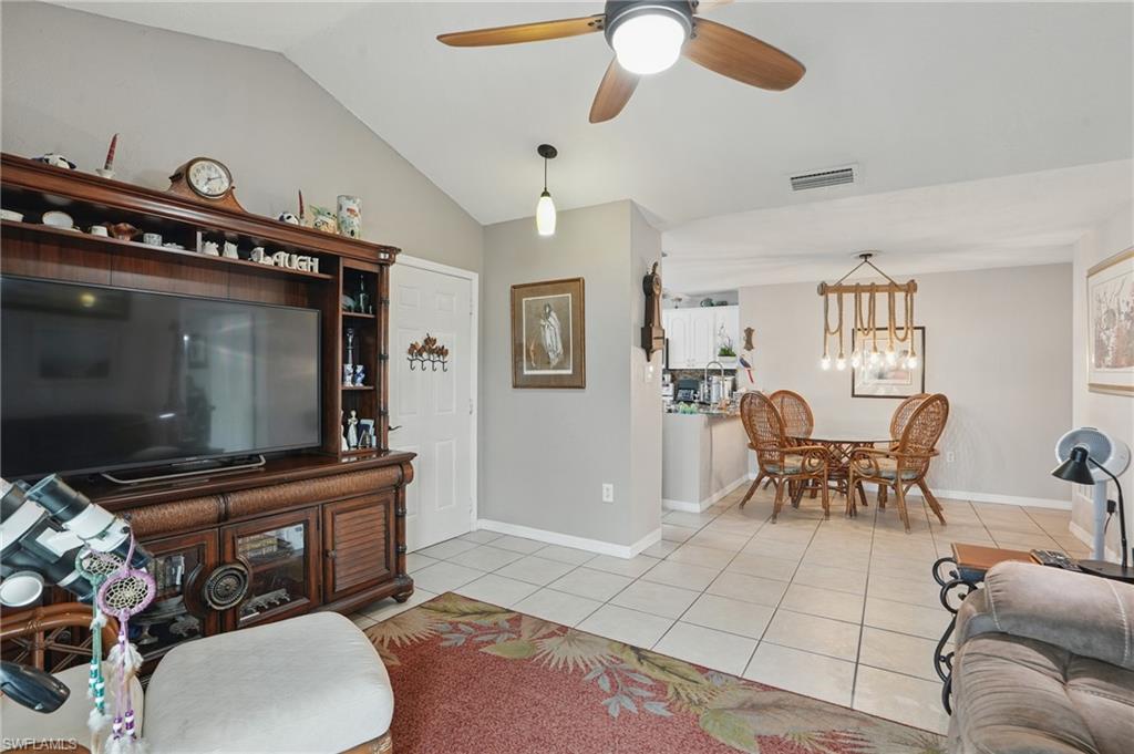 3421 Winkler Ave # 402 Property Photo 4