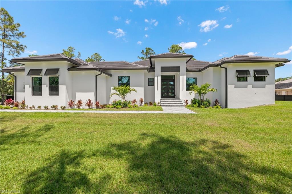 1587 Golden Gate Blvd W Property Photo 1