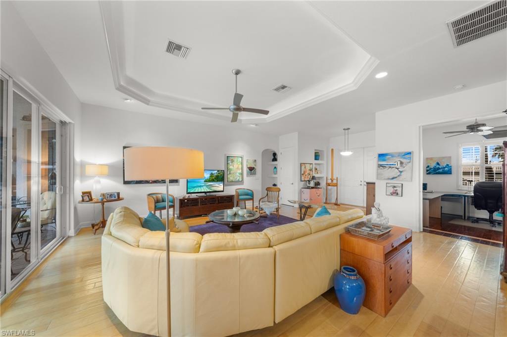 4424 N Bay Cir Property Photo 7