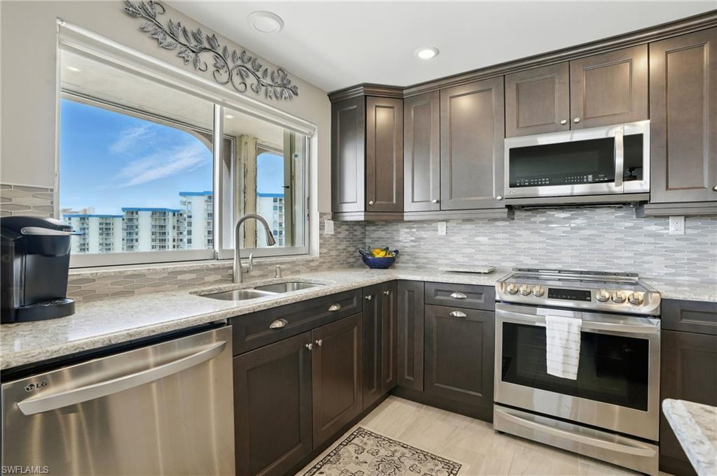 7148 Estero Blvd # 922 Property Photo 16