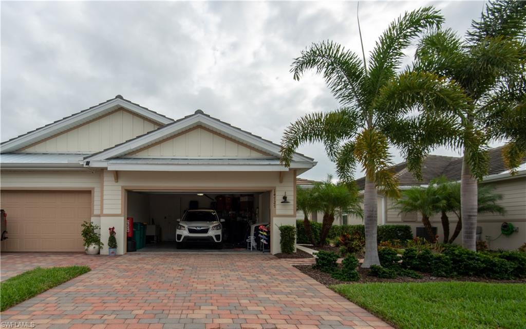 14727 Edgewater Cir Property Photo 3
